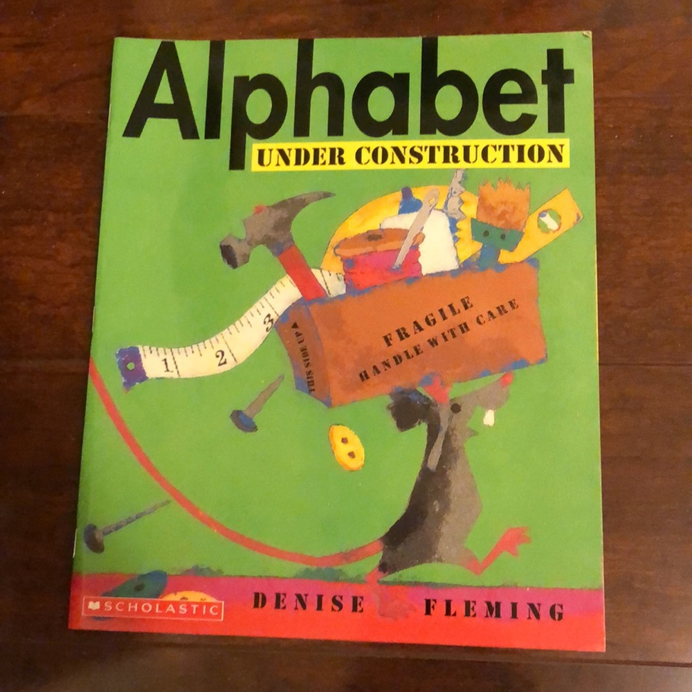 ALPHABET UNDER CONSTRUCTION - NWOT SCHOLASTIC CHILDREN’S  EDUCATION -  #262